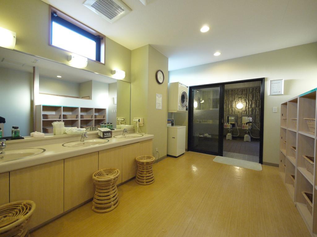 Hotel Route-Inn Yonezawa Ekihigashi Exterior foto